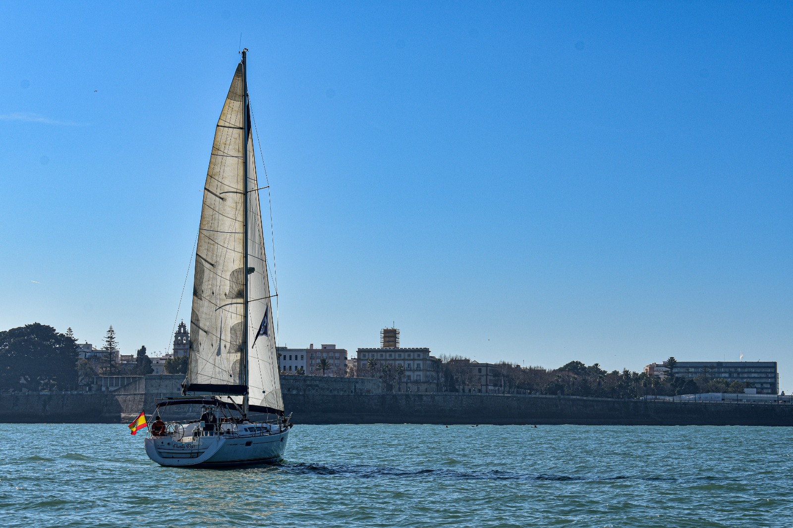 paseo-en-velero-murallas-de-cadiz